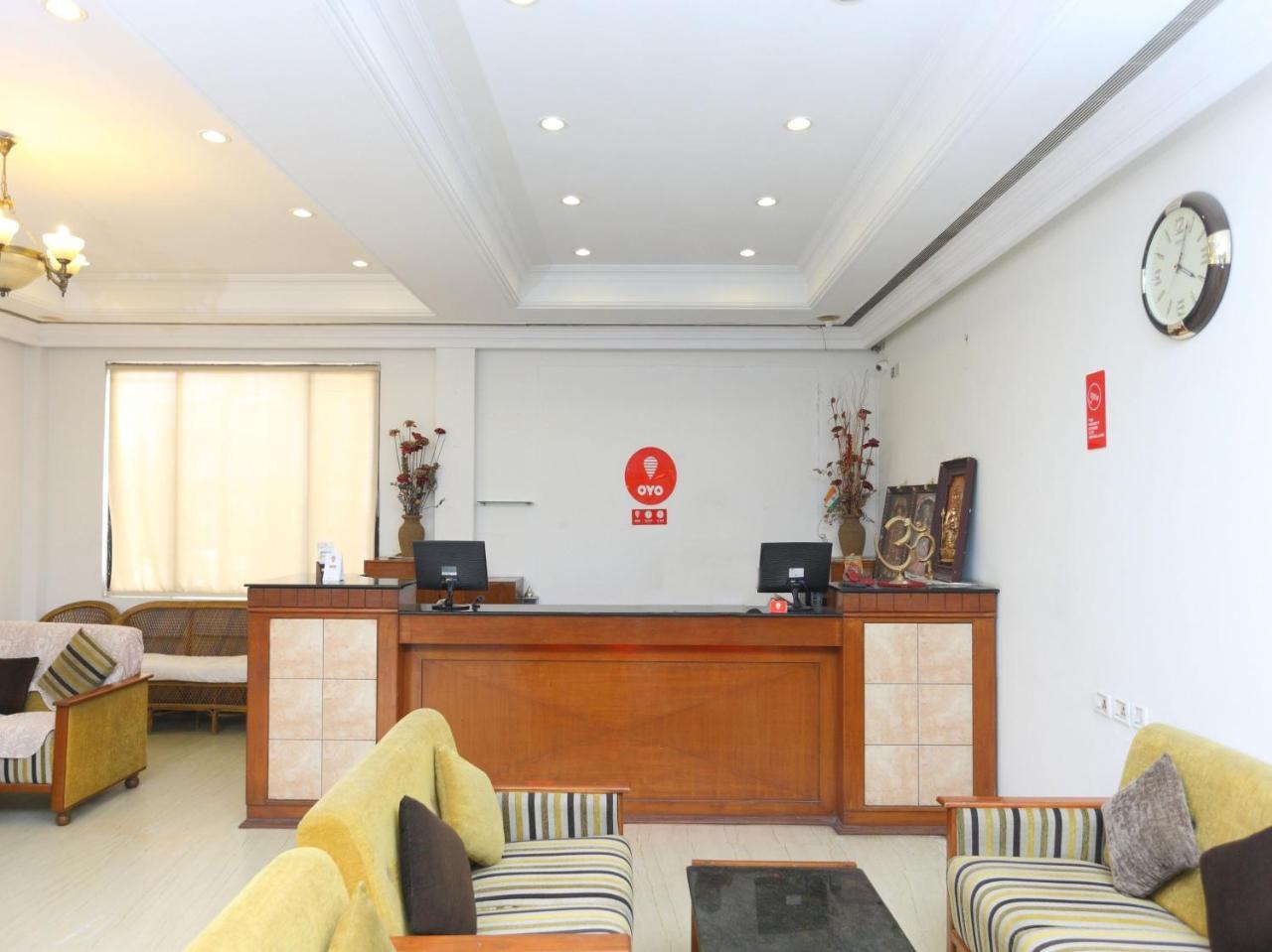Oyo 1081 Hotel Sindhu International Tirupati Exterior foto