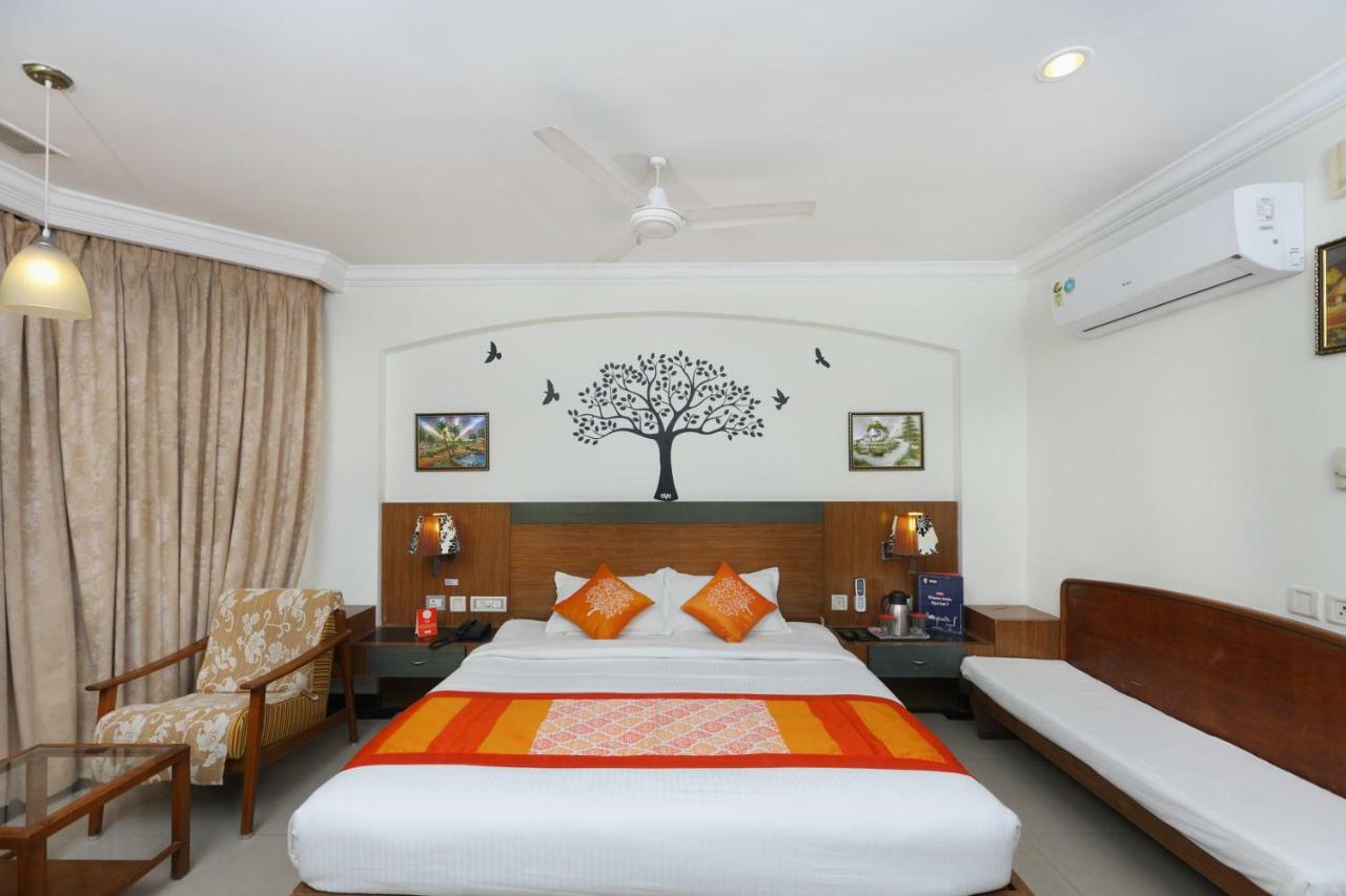 Oyo 1081 Hotel Sindhu International Tirupati Exterior foto
